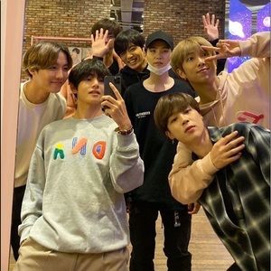 Meet your Posher, Maya